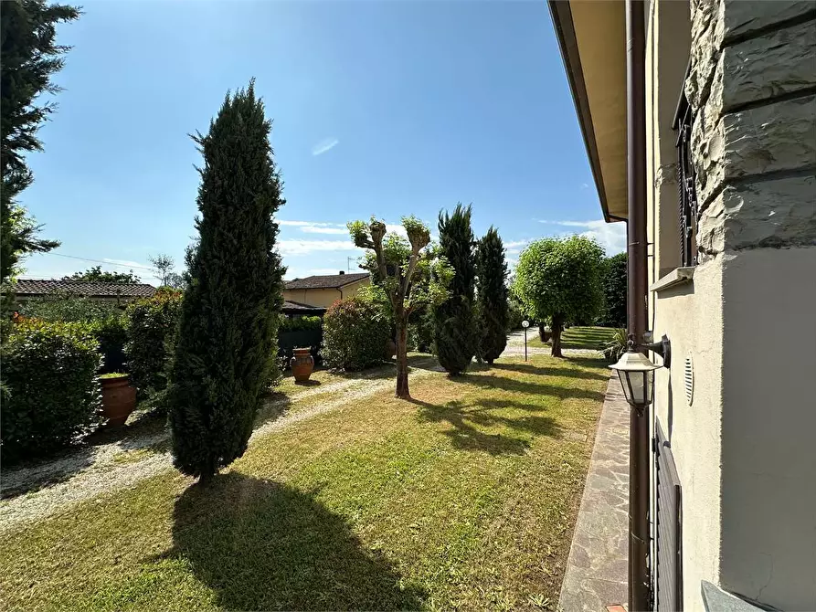 Immagine 29 di Villa in vendita  in Via Lombarda a Capannori