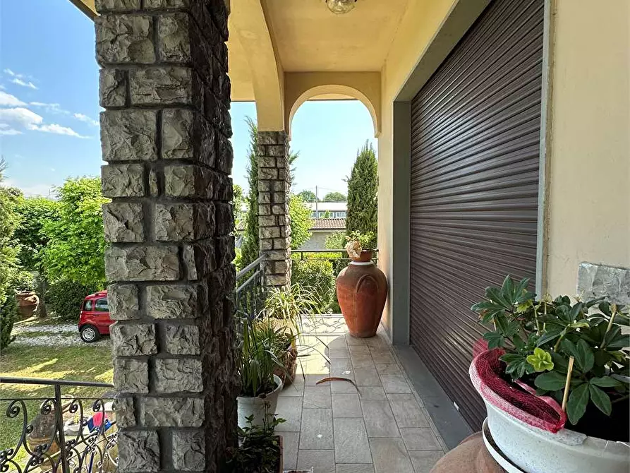 Immagine 18 di Villa in vendita  in Via Lombarda a Capannori
