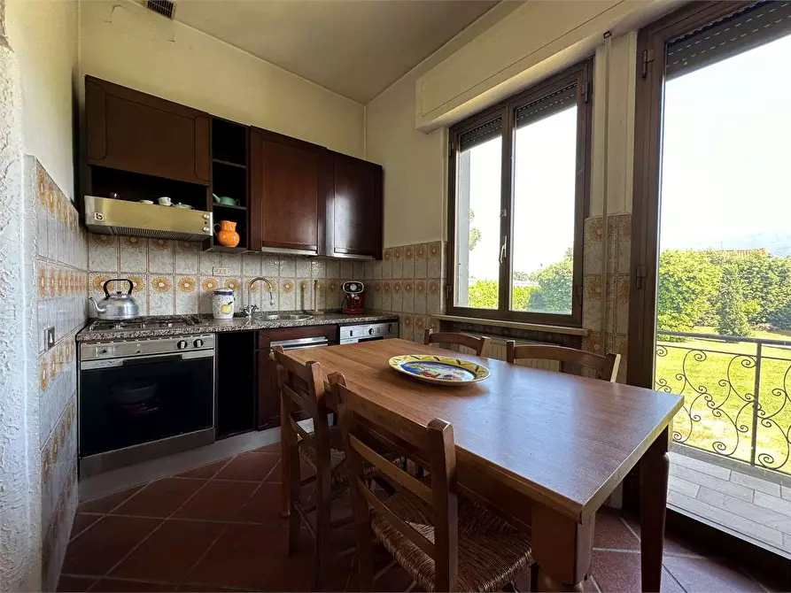 Immagine 14 di Villa in vendita  in Via Lombarda a Capannori