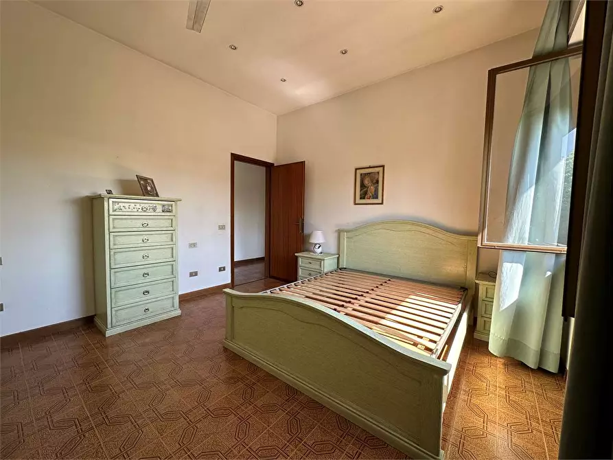 Immagine 20 di Villa in vendita  in Via Lombarda a Capannori