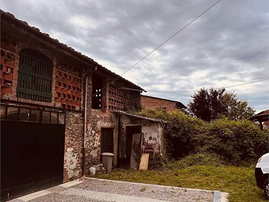 Immagine 26 di Porzione di casa in vendita  in via delle ville  493 a Capannori