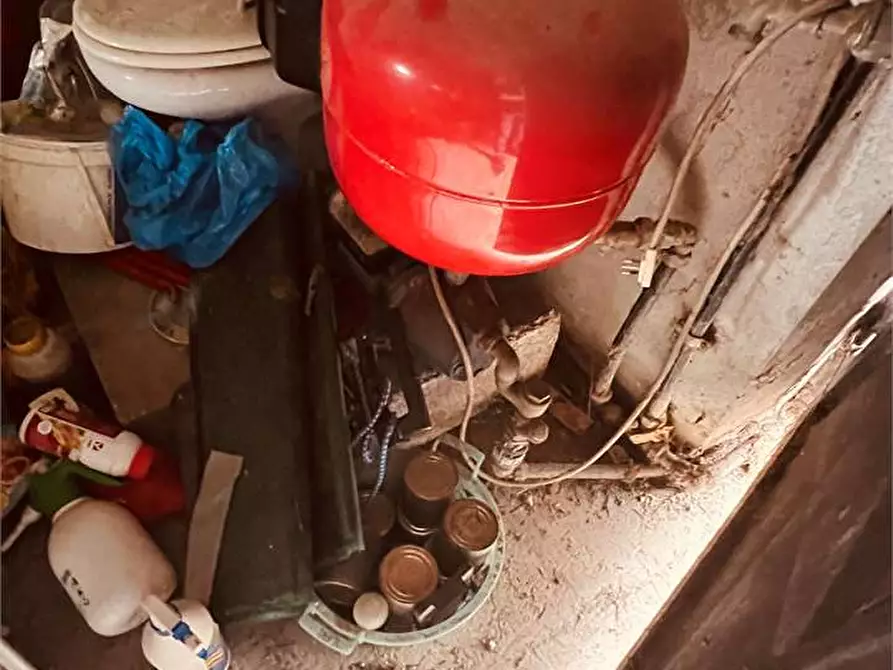 Immagine 27 di Porzione di casa in vendita  in via delle ville  493 a Capannori