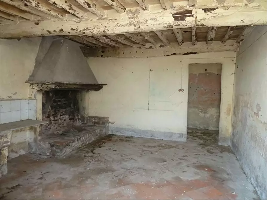 Immagine 12 di Rustico / casale in vendita  in montecarlo a Montecarlo