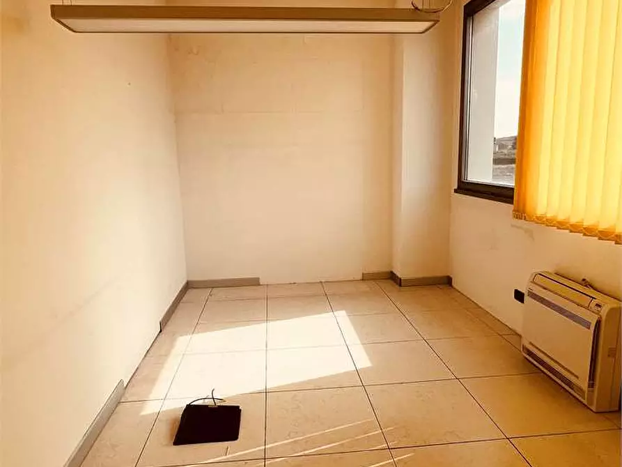 Immagine 16 di Negozio in affitto  in via delle ville  493 a Capannori