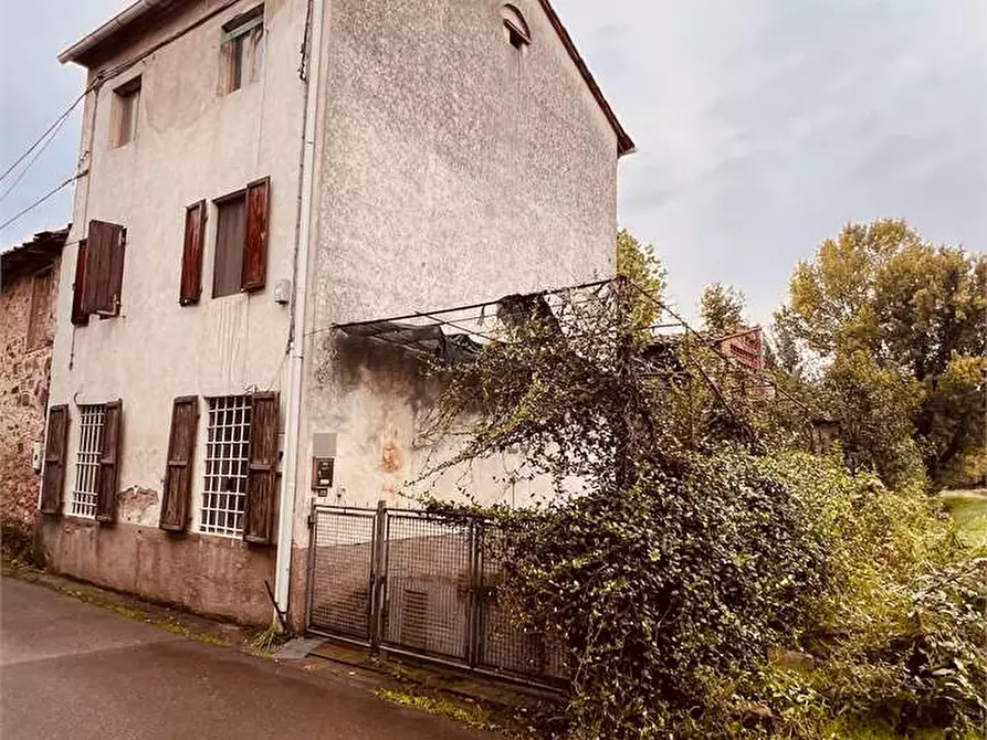 Immagine 1 di Porzione di casa in vendita  in Via di Carraia a Capannori