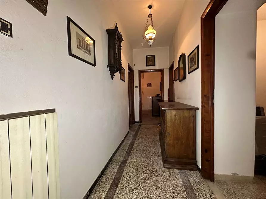 Immagine 1 di Porzione di casa in vendita  a Capannori