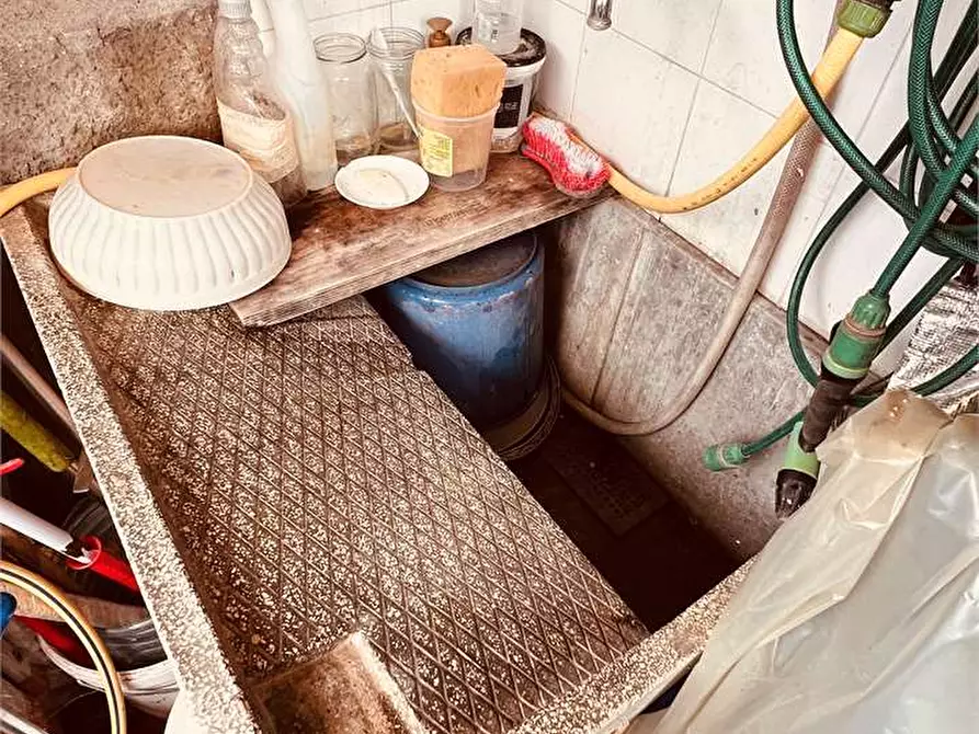 Immagine 27 di Porzione di casa in vendita  in via delle ville 493 a Capannori