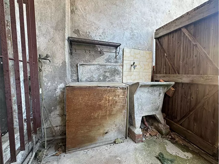 Immagine 9 di Porzione di casa in vendita  in via don emilio angeli a Capannori