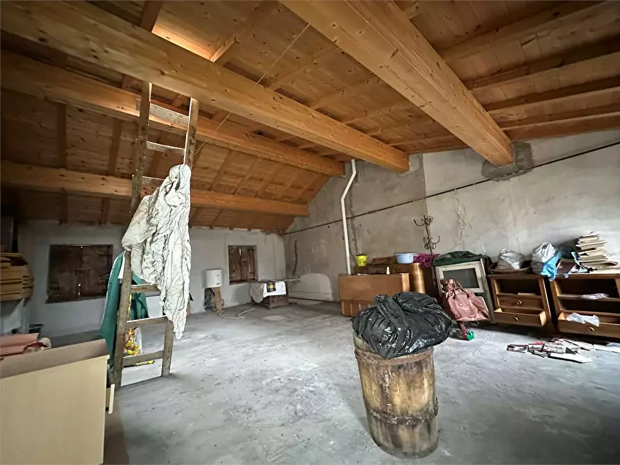 Immagine 22 di Porzione di casa in vendita  in via larga a Lucca