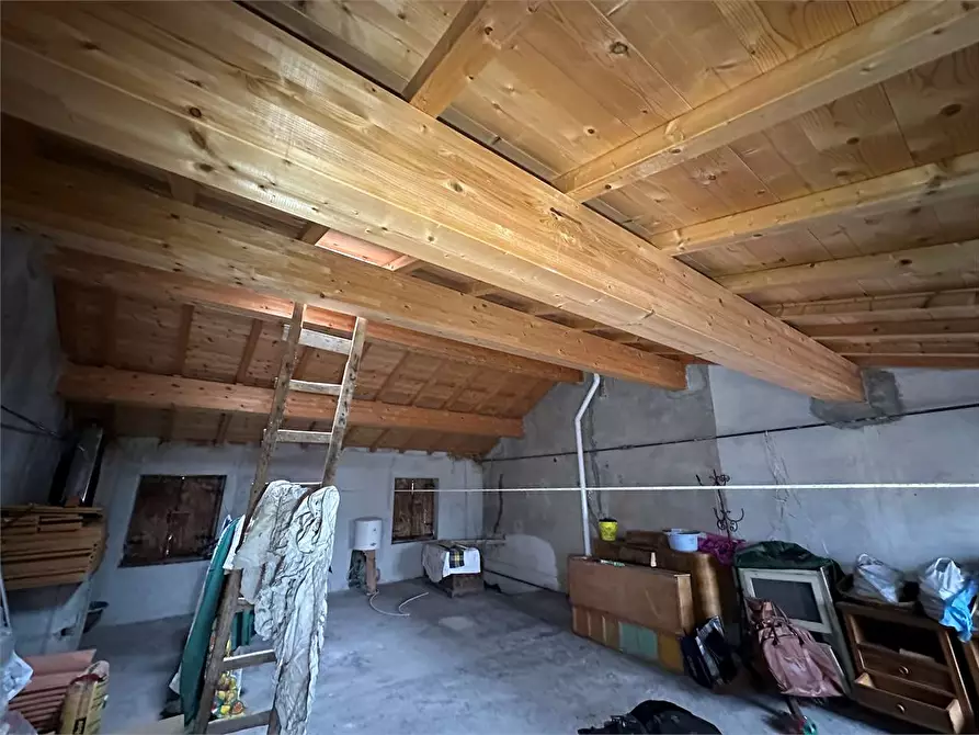 Immagine 23 di Porzione di casa in vendita  in via larga a Lucca