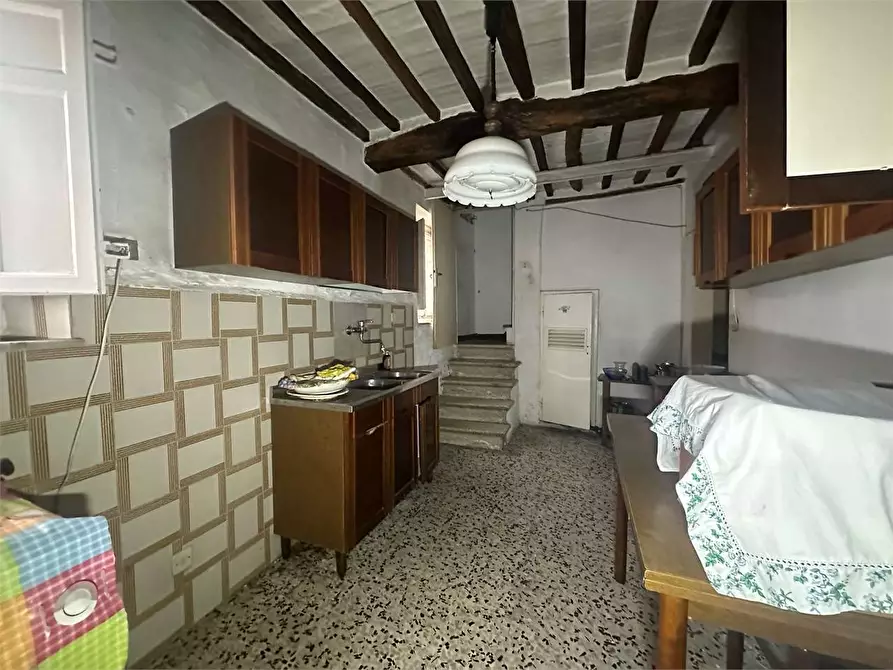 Immagine 8 di Porzione di casa in vendita  in via larga a Lucca