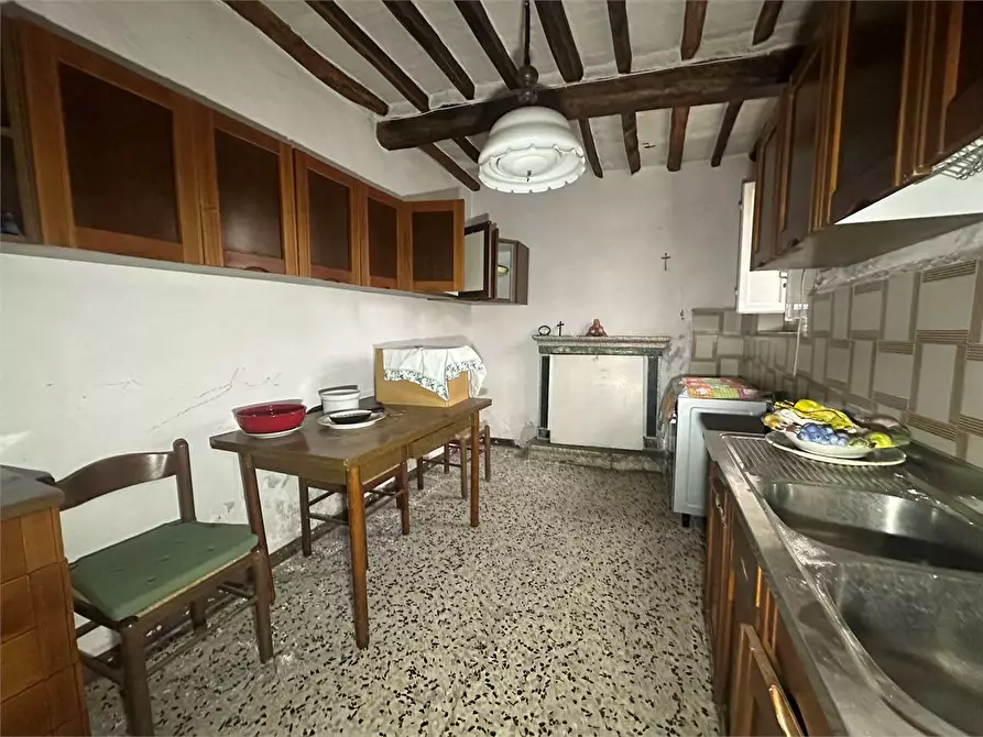 Immagine 7 di Porzione di casa in vendita  in via larga a Lucca