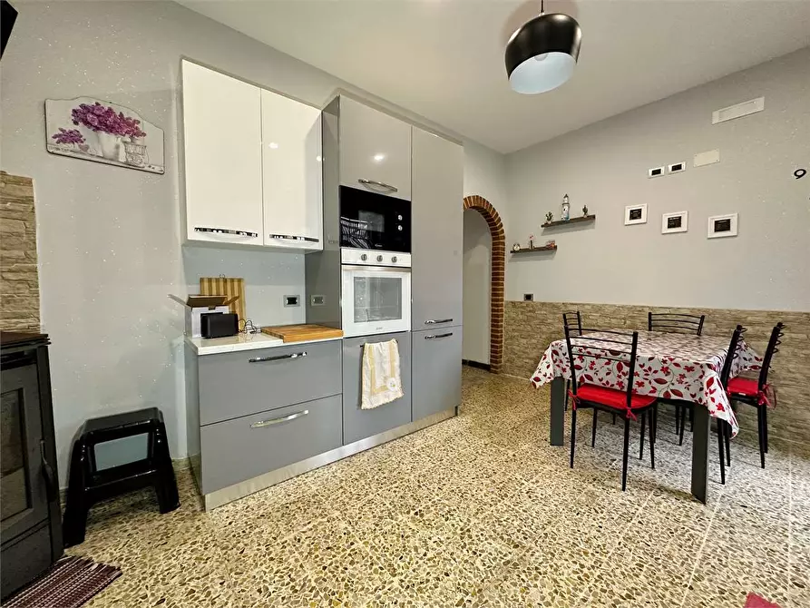 Immagine 1 di Rustico / casale in vendita  in via dei ramacciotti 4 a Capannori