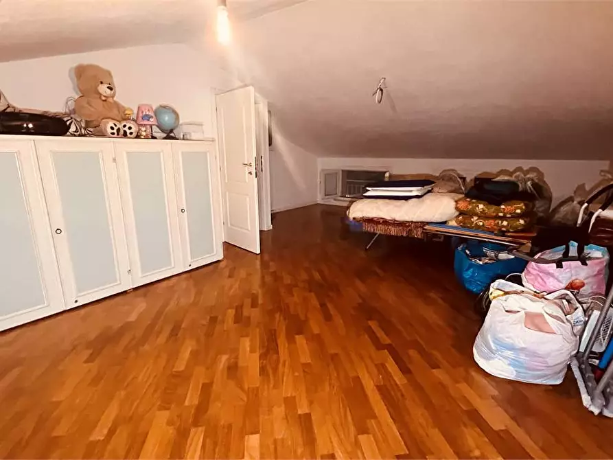 Immagine 14 di Villetta a schiera in vendita  a Lucca