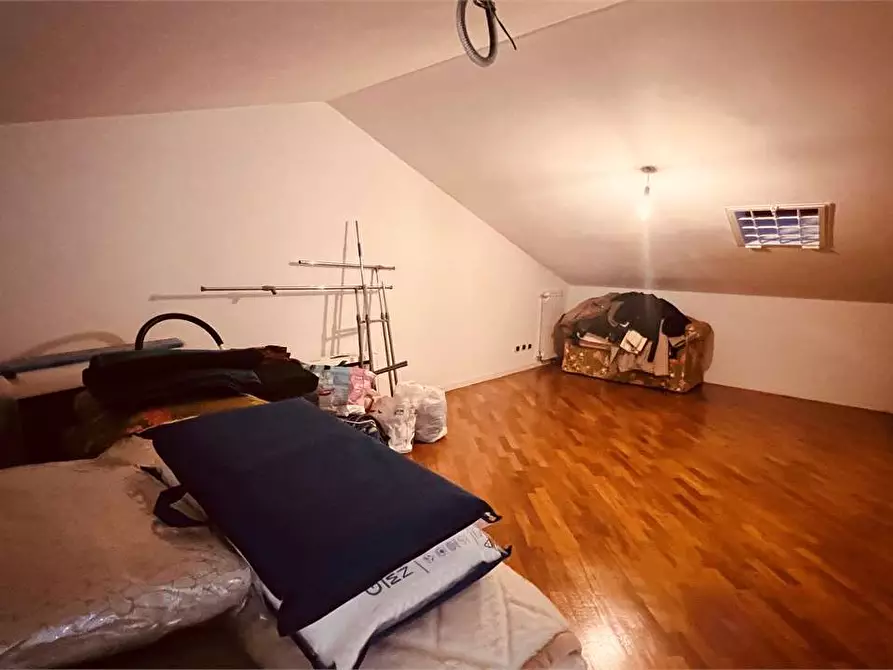 Immagine 16 di Villetta a schiera in vendita  a Lucca