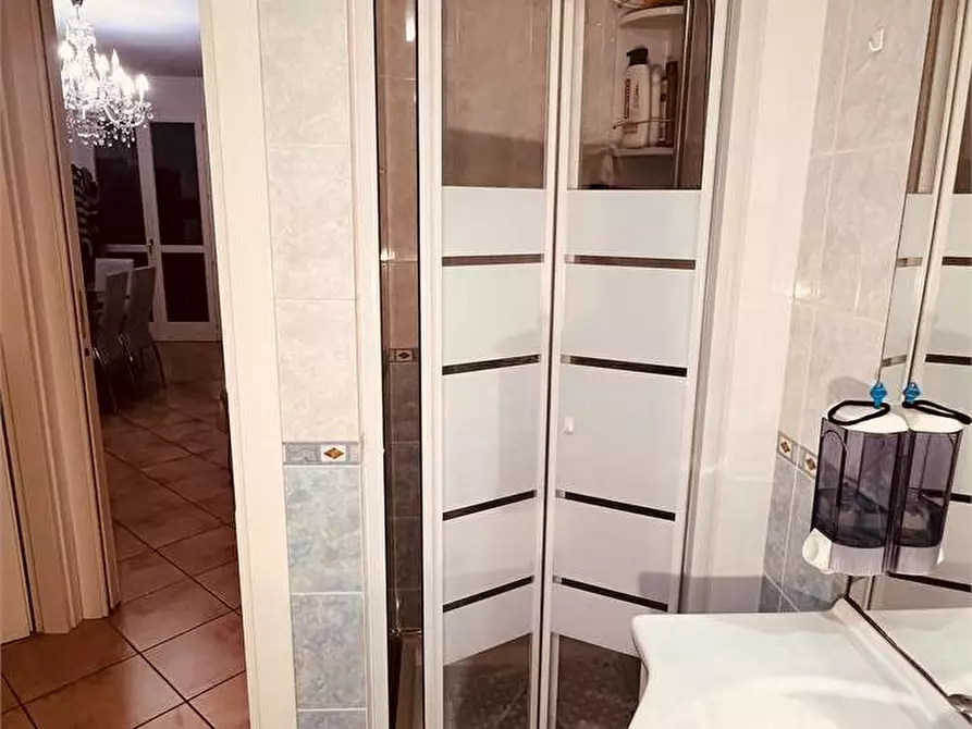 Immagine 6 di Villetta a schiera in vendita  a Lucca