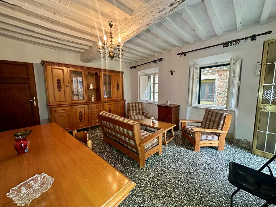 Immagine 2 di Porzione di casa in vendita  in via delle ville 493 a Capannori