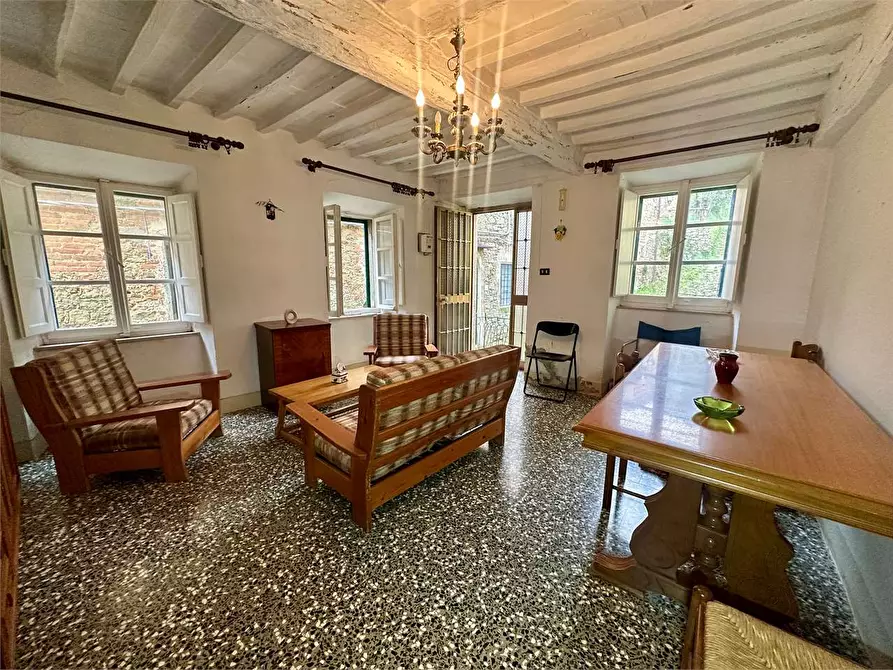 Immagine 3 di Porzione di casa in vendita  in via delle ville 493 a Capannori