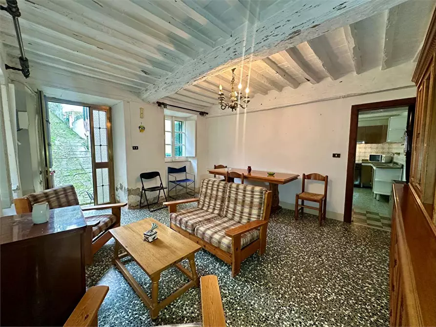 Immagine 4 di Porzione di casa in vendita  in via delle ville 493 a Capannori