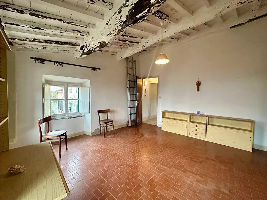 Immagine 20 di Porzione di casa in vendita  in via delle ville 493 a Capannori