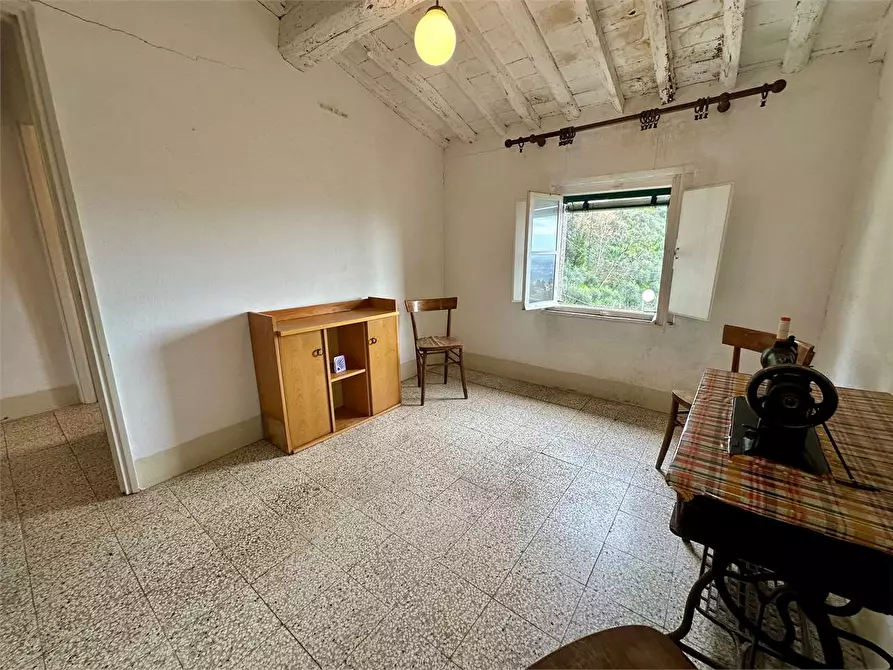 Immagine 28 di Porzione di casa in vendita  in via delle ville 493 a Capannori