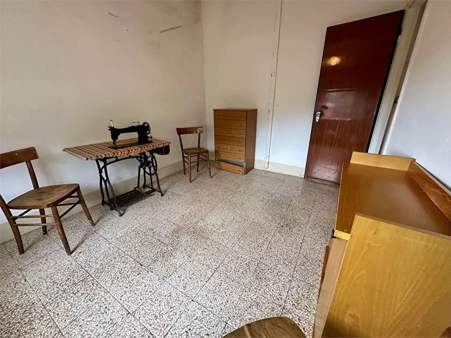 Immagine 29 di Porzione di casa in vendita  in via delle ville 493 a Capannori