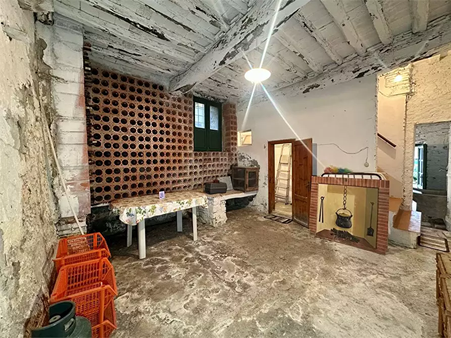 Immagine 30 di Porzione di casa in vendita  in via delle ville 493 a Capannori