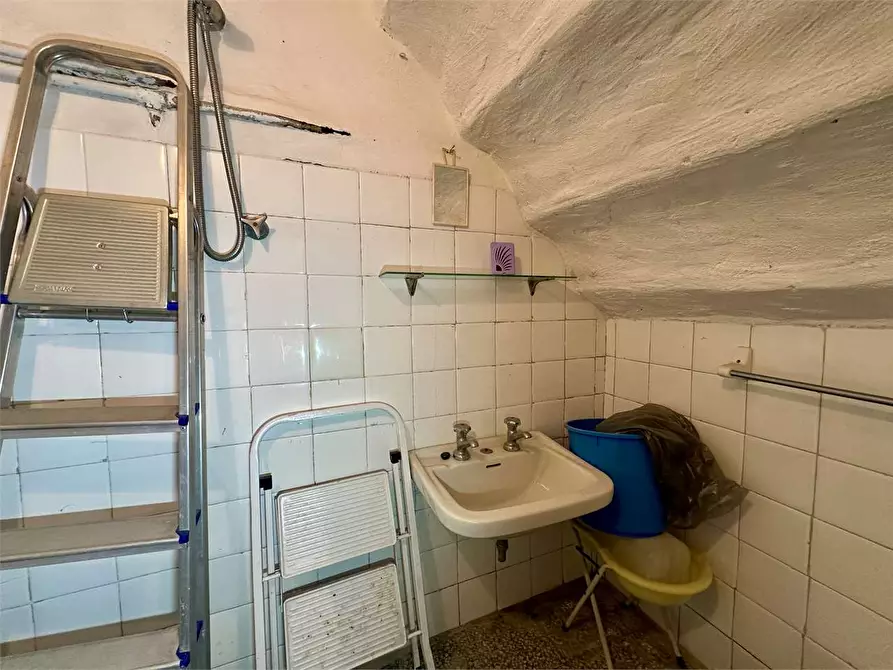 Immagine 33 di Porzione di casa in vendita  in via delle ville 493 a Capannori