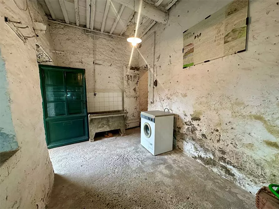 Immagine 38 di Porzione di casa in vendita  in via delle ville 493 a Capannori