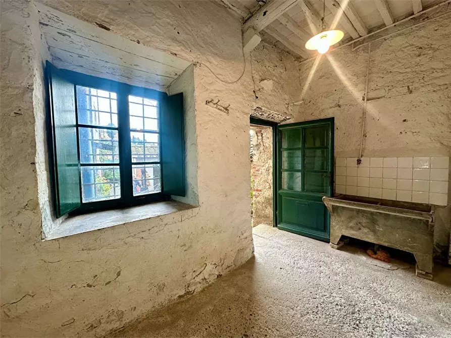 Immagine 39 di Porzione di casa in vendita  in via delle ville 493 a Capannori