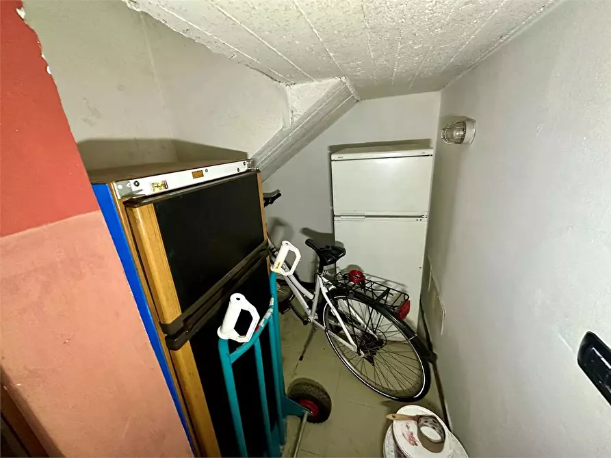 Immagine 12 di Porzione di casa in vendita  in via carlo piaggia a Lucca