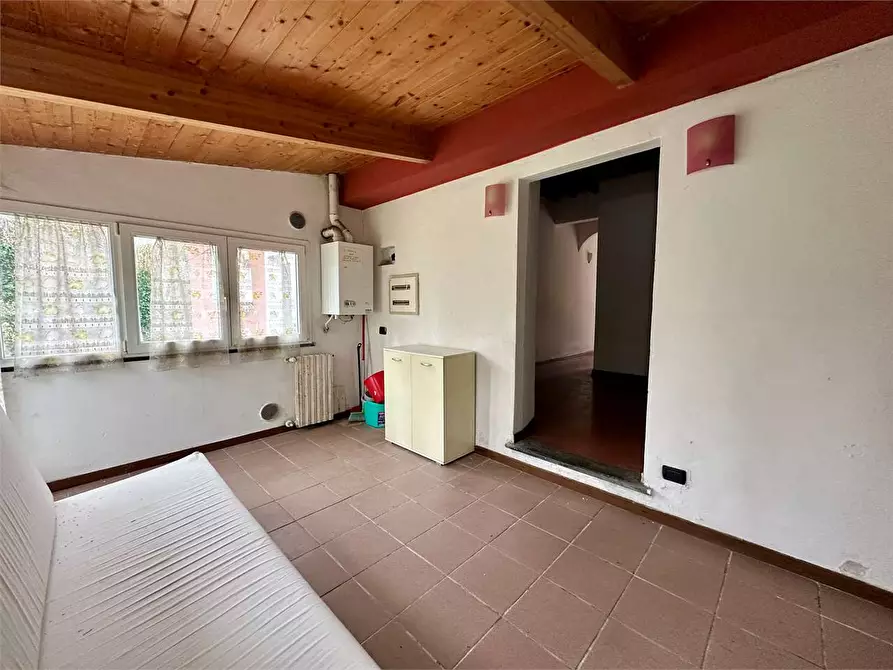 Immagine 10 di Porzione di casa in vendita  in via carlo piaggia a Lucca