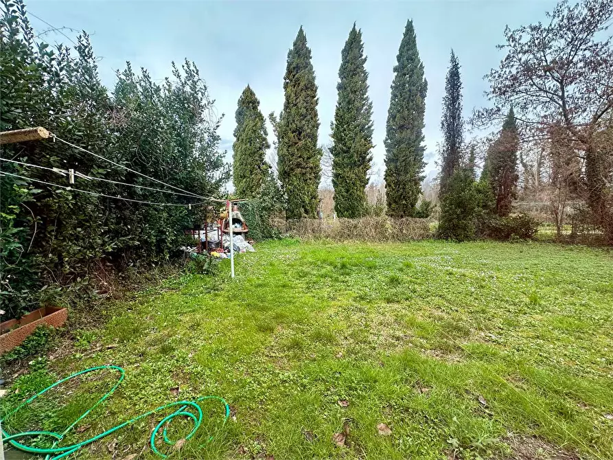Immagine 32 di Porzione di casa in vendita  in via carlo piaggia a Lucca
