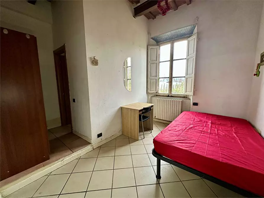 Immagine 13 di Porzione di casa in vendita  in via carlo piaggia a Lucca