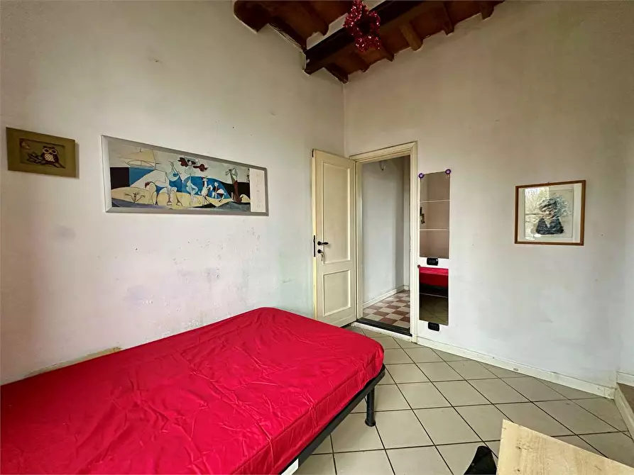 Immagine 14 di Porzione di casa in vendita  in via carlo piaggia a Lucca