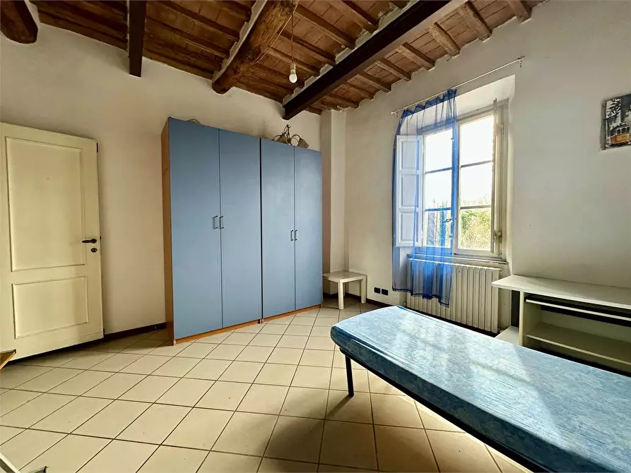 Immagine 18 di Porzione di casa in vendita  in via carlo piaggia a Lucca