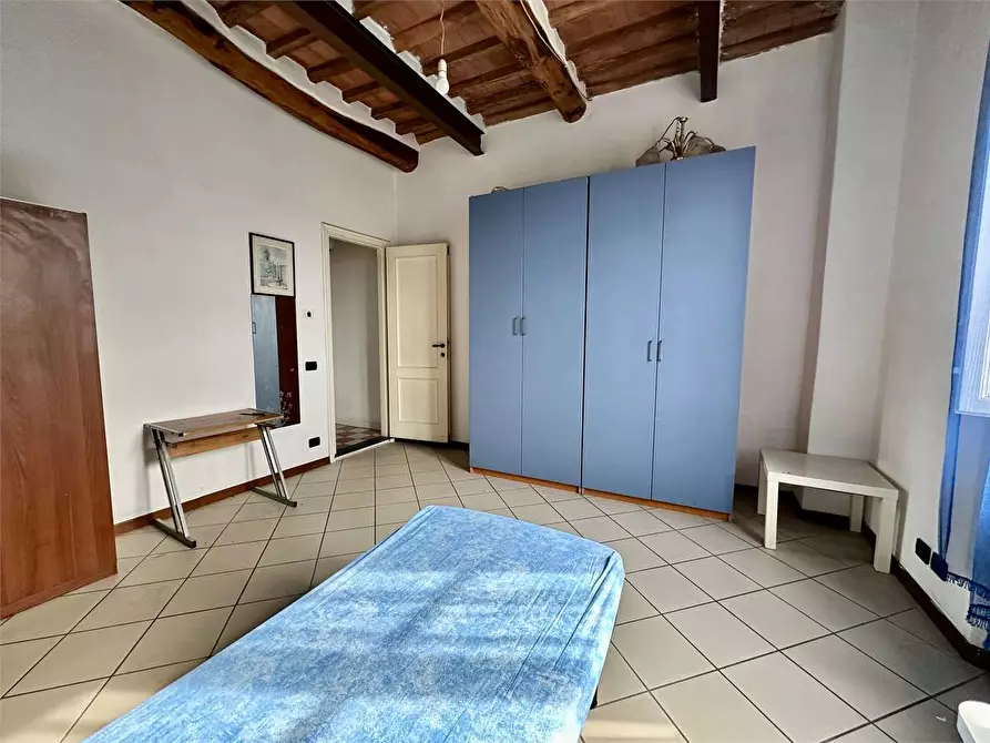 Immagine 19 di Porzione di casa in vendita  in via carlo piaggia a Lucca