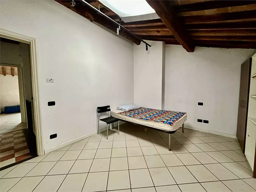 Immagine 22 di Porzione di casa in vendita  in via carlo piaggia a Lucca