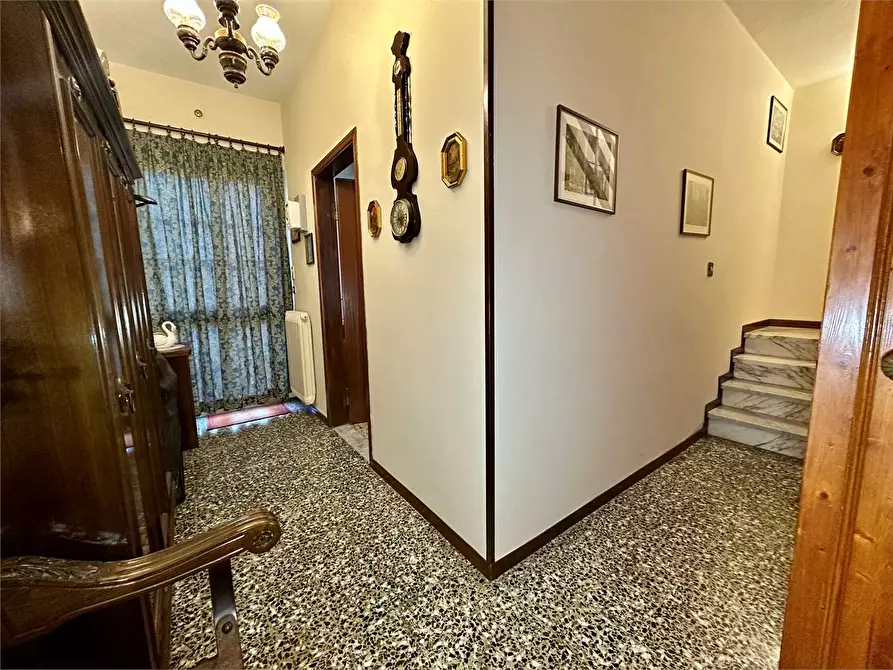 Immagine 13 di Porzione di casa in vendita  in via larga a Lucca