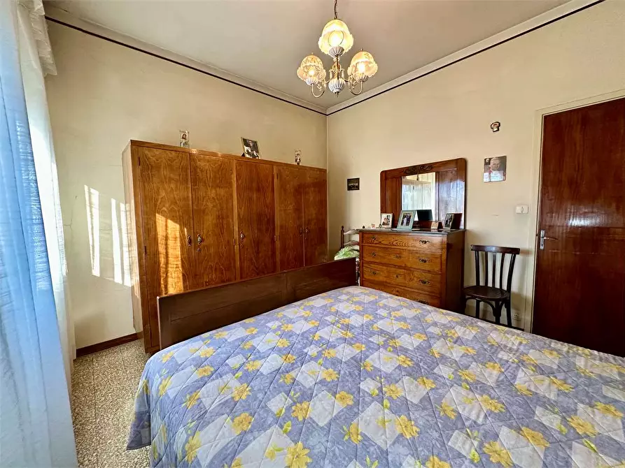 Immagine 21 di Porzione di casa in vendita  in via larga a Lucca