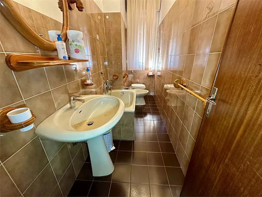 Immagine 31 di Porzione di casa in vendita  in via larga a Lucca