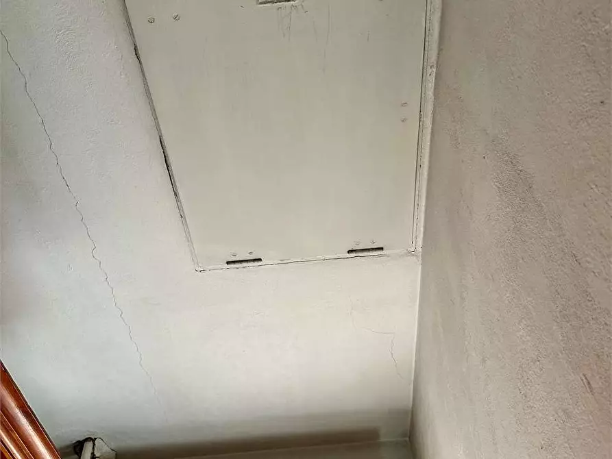 Immagine 35 di Porzione di casa in vendita  in via larga a Lucca