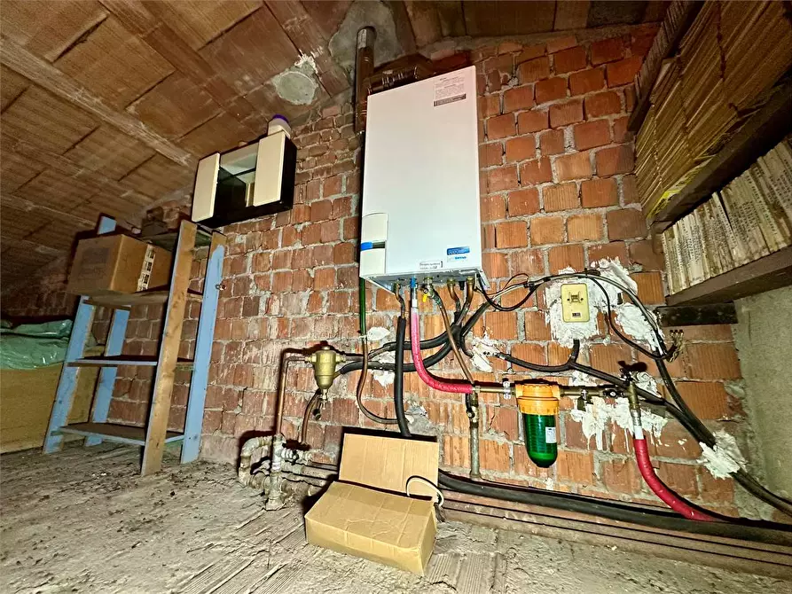 Immagine 39 di Porzione di casa in vendita  in via larga a Lucca