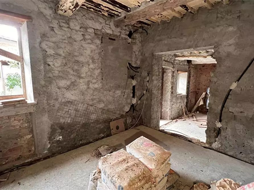 Immagine 8 di Porzione di casa in vendita  in via di san ginese a Capannori