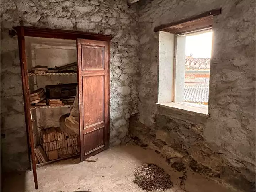 Immagine 10 di Porzione di casa in vendita  in via di san ginese a Capannori