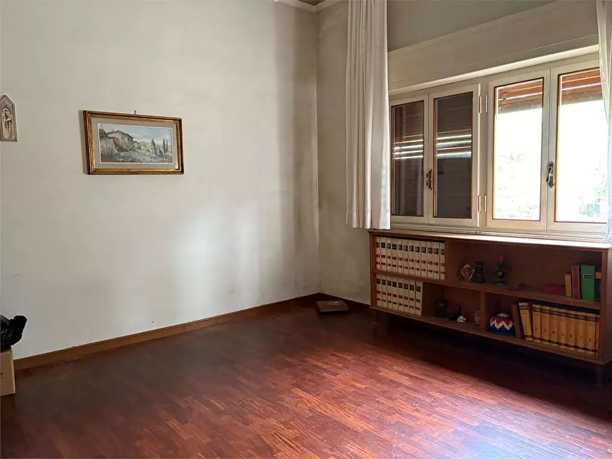 Immagine 30 di Villa in vendita  in ponte a moriano  a Lucca