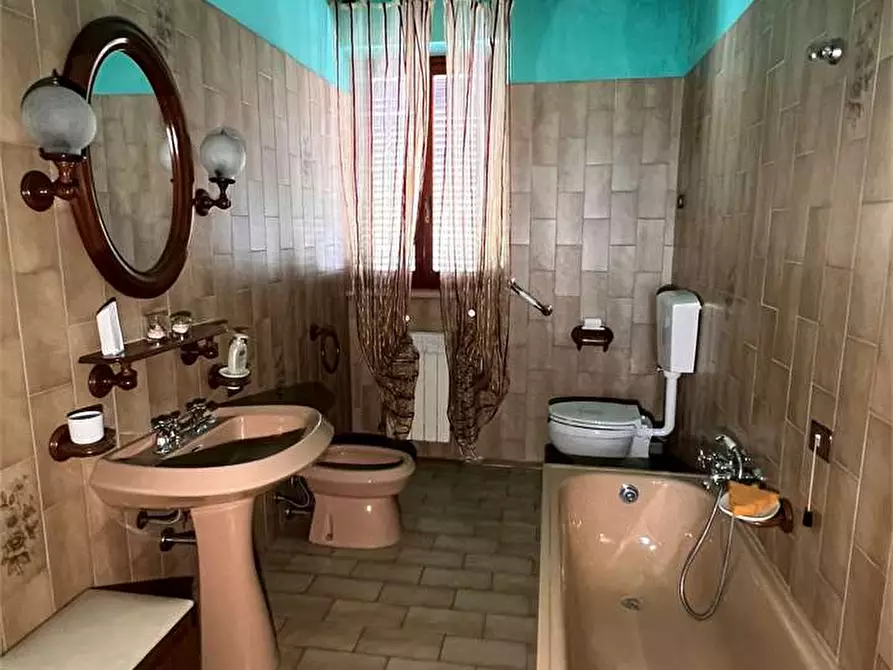 Immagine 9 di Porzione di casa in vendita  in Via delle Ville  493 a Capannori