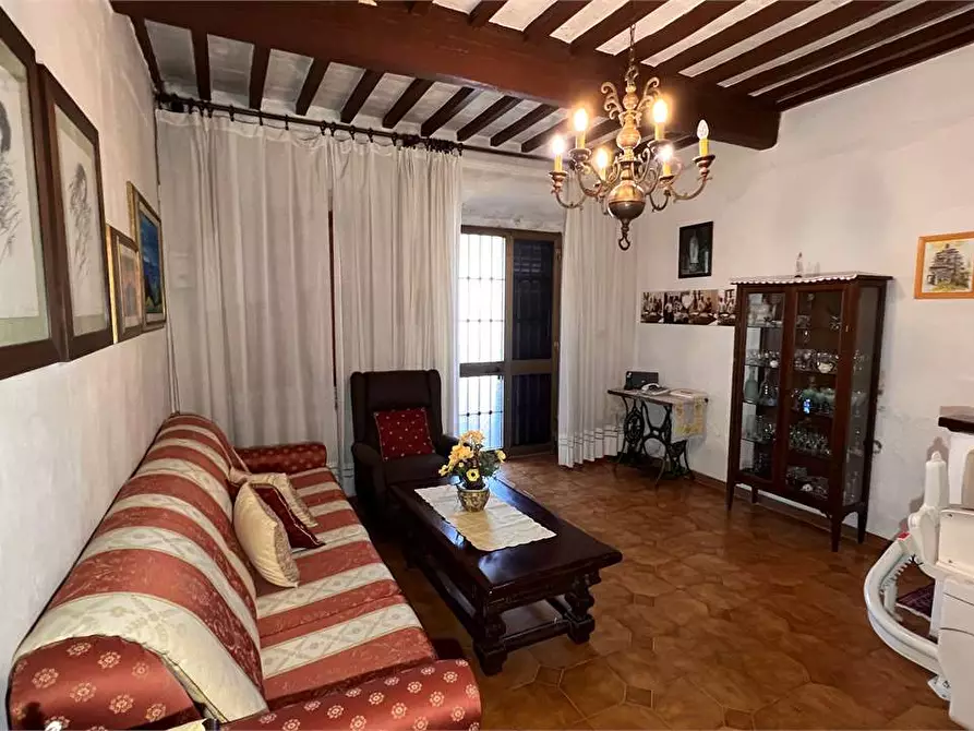 Immagine 3 di Porzione di casa in vendita  in Via delle Ville  493 a Capannori