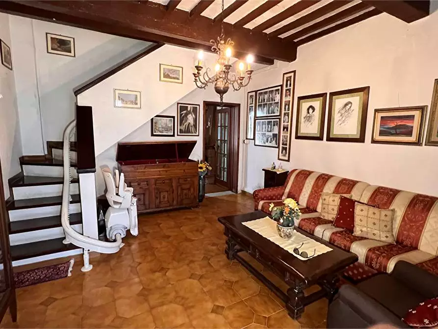 Immagine 4 di Porzione di casa in vendita  in Via delle Ville  493 a Capannori