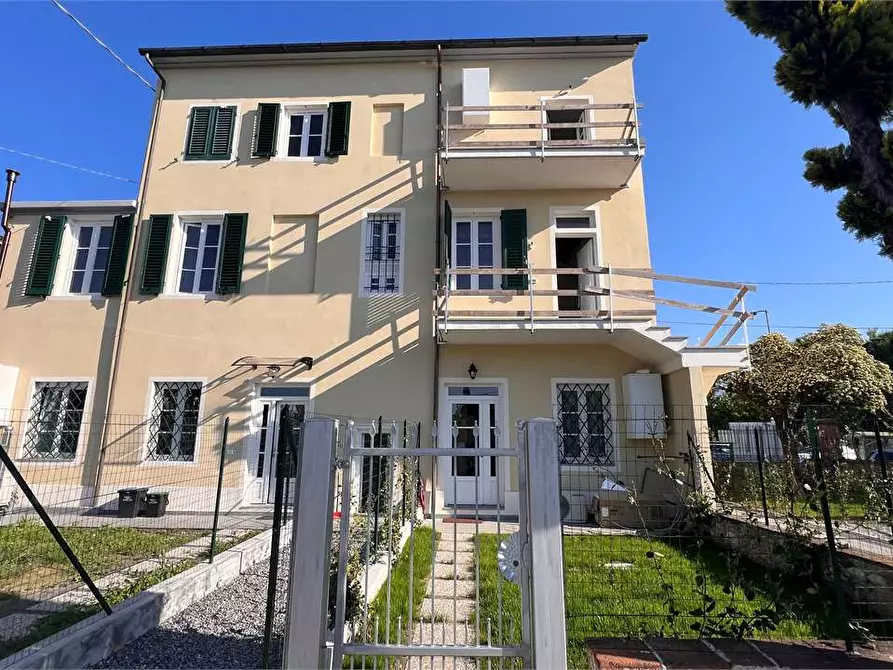 Immagine 2 di Appartamento in vendita  in lunata a Capannori